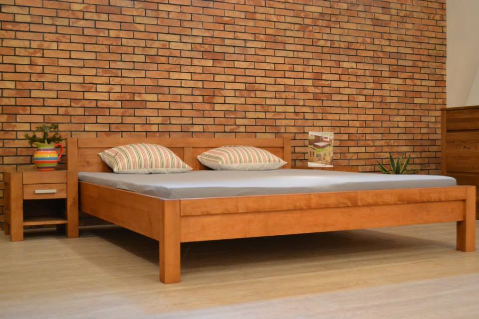 Pevné drevené postele 